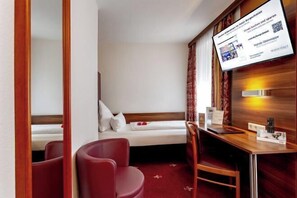 Cots/infant beds - Tiptop Hotel Burgschmiet Garni (Nuremberg)