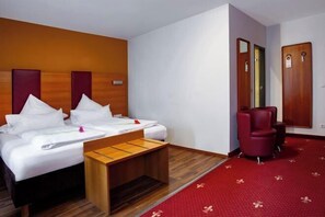 Cots/infant beds - Tiptop Hotel Burgschmiet Garni (Nuremberg)