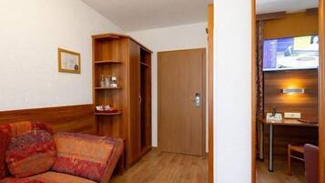 Cots/infant beds