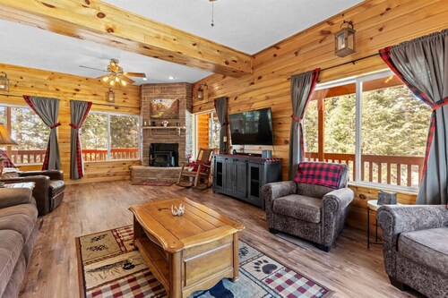 New Hot Tub! Large property on Rim of Duck Creek