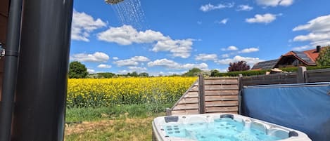 Baignoire à remous extérieure