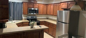 3-bedroom house in Edinburg with Wi-Fi & Cable. Enjoy your stay!