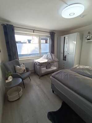 1 bedroom, desk, travel crib, free WiFi - 🐾 HARZ-PFOTE family and dog-friendly vacation apartment (Clausthal-Zellerfeld)