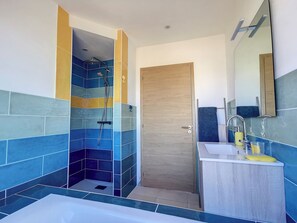 Dusche, Handtücher, Seife