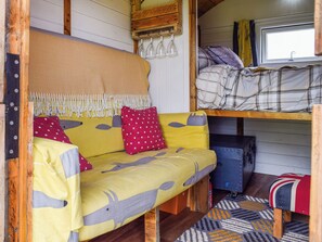 1 bedroom, bed sheets