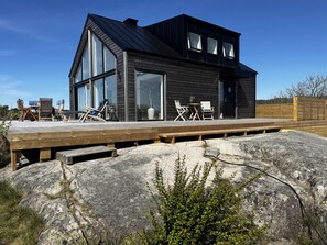 Terrace/patio - Welcome to a charming holiday home in Västra Frölunda |SE08083 (Västra Frölunda)