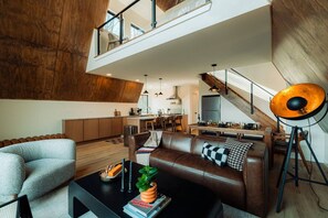 Fernseher, Kamin, Videospiele, Bücher