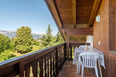 Apartment 'Aldeinerhof 2' with Mountain View, Shared Terrace and Wi-Fi