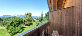 Apartment 'Aldeinerhof 3' with Mountain View, Shared Terrace and Wi-Fi