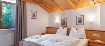 Apartment 'Aldeinerhof 4' with Mountain View, Shared Terrace and Wi-Fi