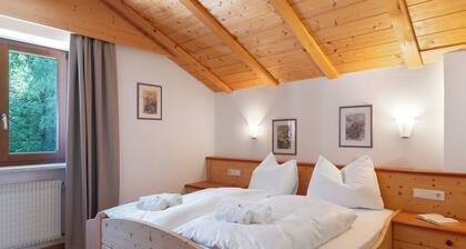 Apartment 'Aldeinerhof 4' with Mountain View, Shared Terrace and Wi-Fi