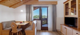 Apartment 'Aldeinerhof 4' with Mountain View, Shared Terrace and Wi-Fi