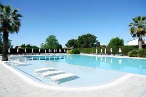 Pool - Apartment 'I Vigneti Del Garda' with Shared Pool, Wi-Fi and Air Conditioning (Lazise)