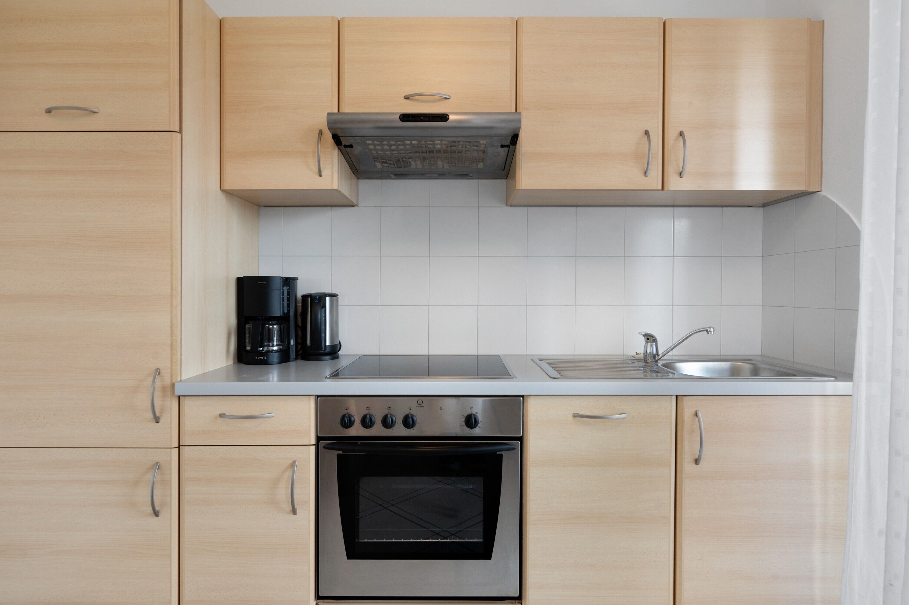 Kühlschrank, Ofen, Herdplatte, Geschirrspüler