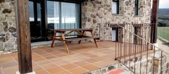 Country House 'La Casona Del Silencio' with Mountain View, Private Terrace and Wi-Fi