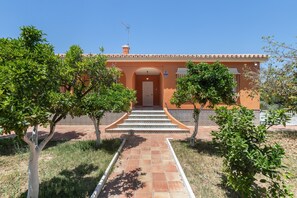 Exterior - Villa 'Nature Pinos De Alhaurin' with Mountain View, Wi-Fi and Air Conditioning (Alhaurín de la Torre)