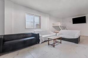 TV, fireplace - Villa 'Nature Pinos De Alhaurin' with Mountain View, Wi-Fi and Air Conditioning (Alhaurín de la Torre)