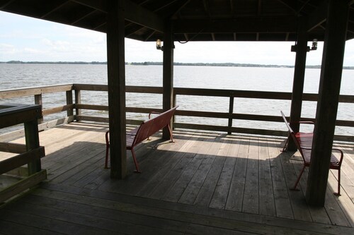 Cozy Howey-in-the-Hills apartment, just 45 minutes to Disney World attractions!