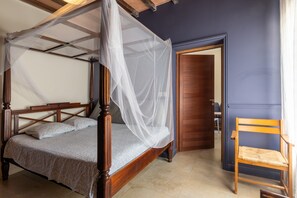 1 bedroom, iron/ironing board, free WiFi, bed sheets - "Beau Gite" House with Private Pool, Private Terrace and Wi-Fi (Le Garn)