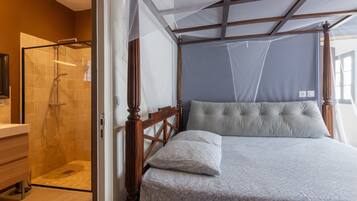 1 habitación, tabla de planchar con plancha, wifi gratis y ropa de cama