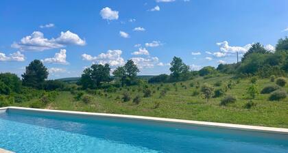 Maison "Beau Gite" mit privatem Pool, privater Terrasse und WLAN