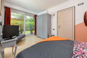 1 chambre, fer et planche à repasser, Wi-Fi gratuit, draps fournis