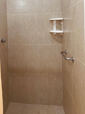 Basic Single Room | Bathroom - Habitación independiente Norte Merida (Mérida)