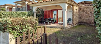 Apartment 'Lu Carrulu' with Sea View, Private Terrace and Air Conditioning
