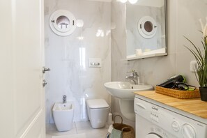 Een douche, een haardroger