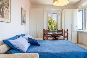 1 bedroom, iron/ironing board