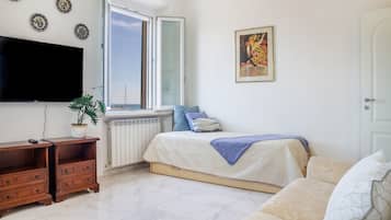 1 bedroom, iron/ironing board