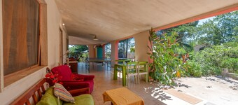 Holiday Home 'Sprocketlandia' with Private Terrace, Shared Garden and Wi-Fi