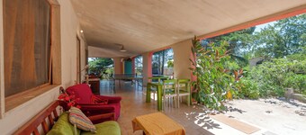 Holiday Home 'Sprocketlandia' with Private Terrace, Shared Garden and Wi-Fi