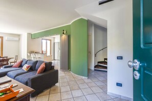 Télévision, cheminée