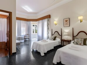 8 chambres, fer et planche à repasser, Wi-Fi gratuit, draps fournis