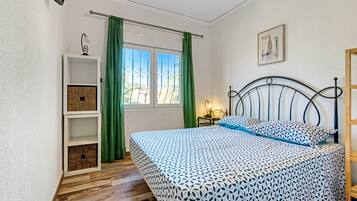 1 bedroom, free WiFi, bed sheets