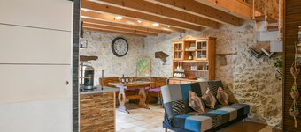 Le Portougais Apartment in Chanaz with Wi-Fi and Air Conditioning