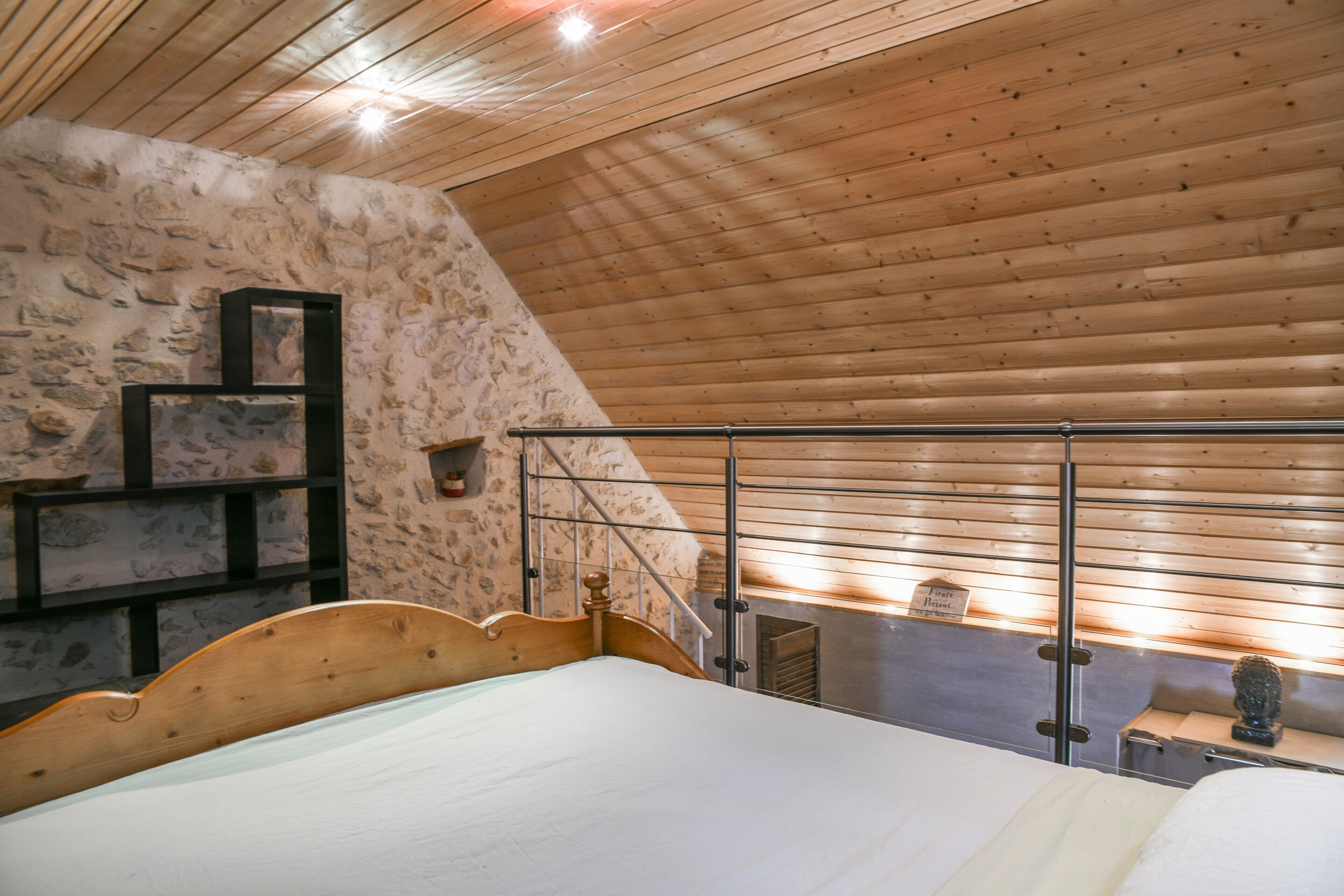 1 chambre, fer et planche à repasser, Wi-Fi gratuit, draps fournis