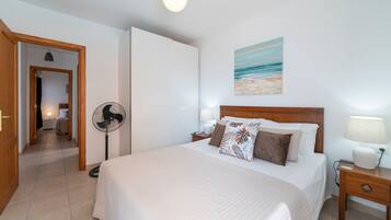 5 chambres, fer et planche à repasser, Wi-Fi gratuit, draps fournis