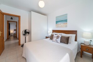 5 chambres, fer et planche à repasser, Wi-Fi gratuit, draps fournis