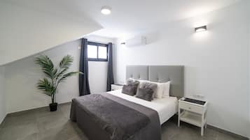 5 bedrooms, iron/ironing board, free WiFi, bed sheets