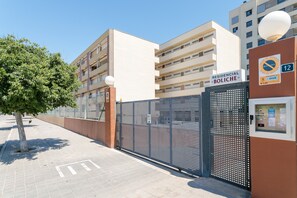 Exterior - Apartment 'Boliche' with Shared Pool, Wi-Fi and Air Conditioning (Alicante (Alacant))