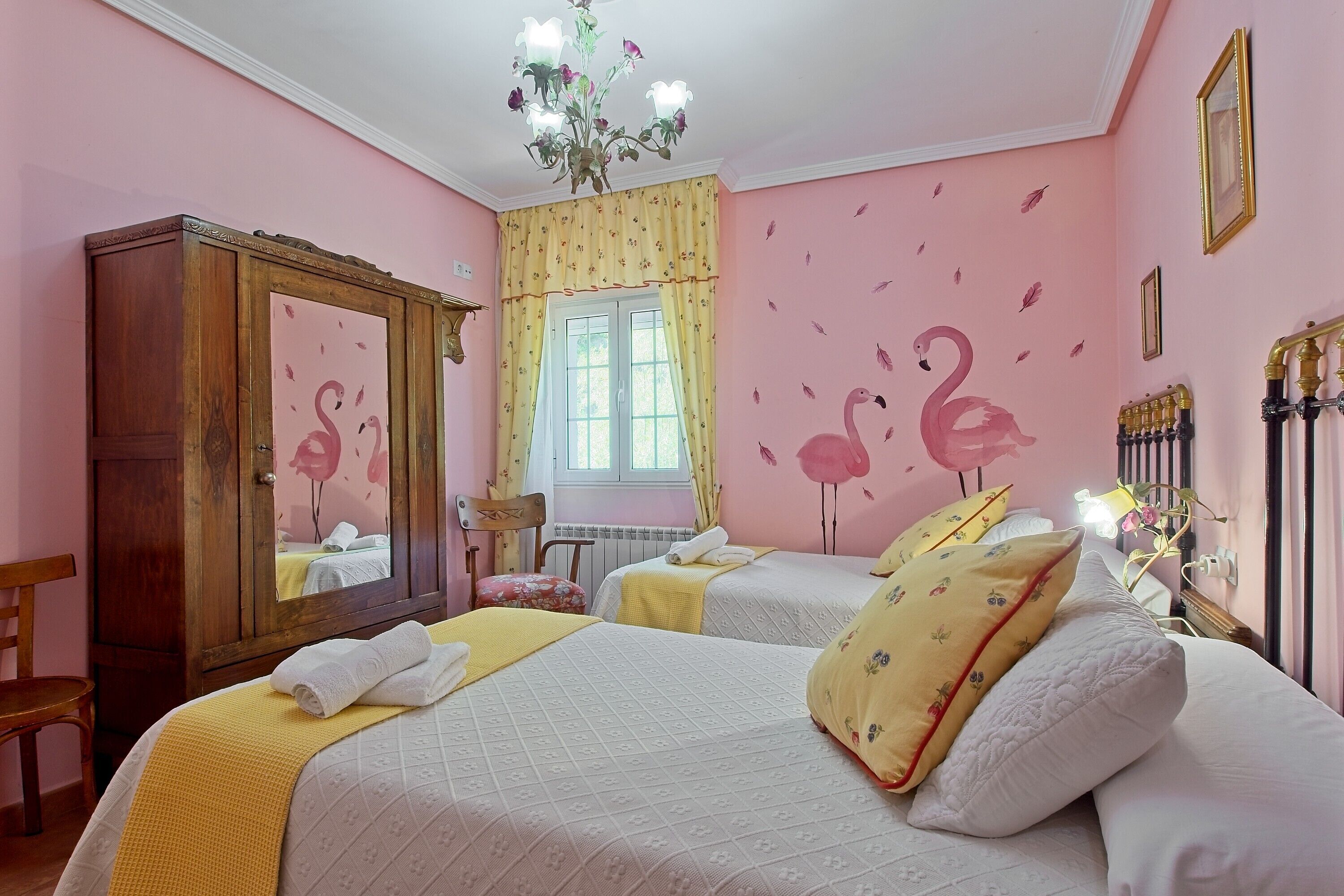 3 bedrooms, iron/ironing board, free WiFi, bed sheets