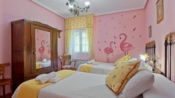 3 bedrooms, iron/ironing board, free WiFi, bed sheets