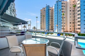 Outdoor dining - Apartment 'Aguamarina C' with Sea View, Wi-Fi and Air Conditioning (Calpe)
