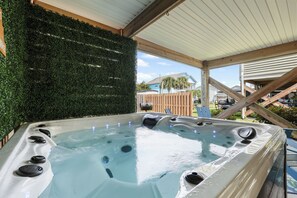 Outdoor spa tub - Ultimate Beach Escape: 4BR, Hot Tub Oasis
3 Min Walk To Beach (Carolina Beach)