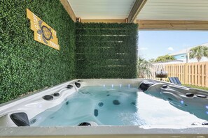 Bain à remous extérieur