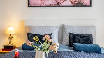 2 slaapkamers, een strijkplank/strijkijzer, gratis wifi, beddengoed