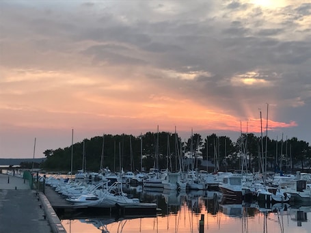 Marina. Bleu Nature – Bright Studio with Air Conditioning in Hourtin, Between Lake and Ocean