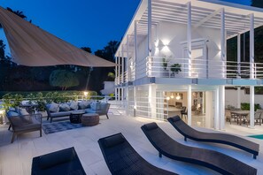 Terrace/patio - Villa 'Casa Blanca' with Private Pool, Wi-Fi and Air Conditioning (Marbella)